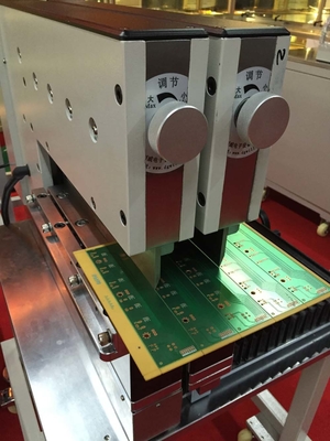 Memotong Ketebalan dari 0.1 ~ 3.5mm PCB V-Cutter Depaneling Mesin