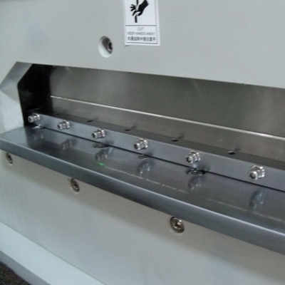 Mesin V-Cut PCB 450mm memotong PCBA, FR4, LED linght bar, Alum board