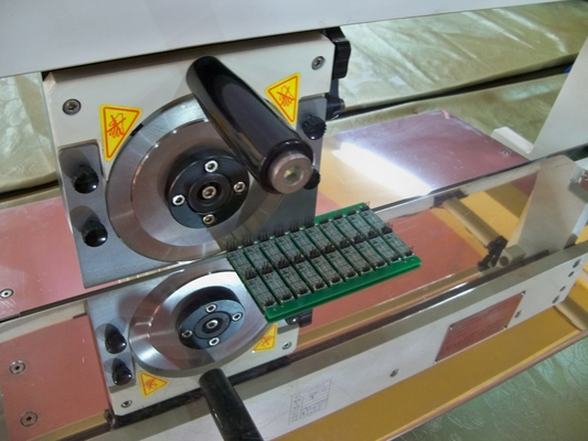 CWV-1M PCB Depaneling Machine dengan Adjustable Linear Blade dan Blade Blade