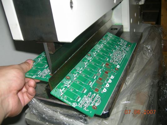 Mesin Pemotong PCB Guillotine Cutter untuk Papan Logam dengan Pisau Linier