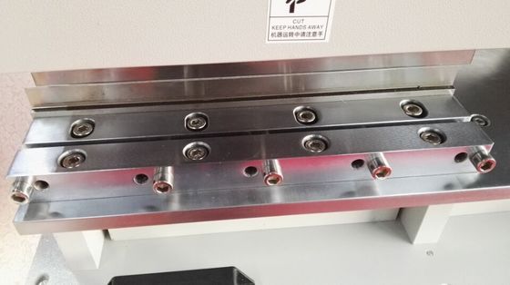 2.0mm FR4 Board PCB V Cut Machine Dengan Dua Pisau Linear Tajam