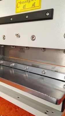 Depanelizer PCB Pneumatik dengan Rangka Besi Padat dan 2 Pisau Linier Tajam